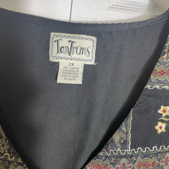 Vintage 90s TanTrums Vest Women 2X Black Gold Embroidered Floral Button Front - Picture 3 of 10